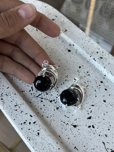 DELFÍN CON OBSIDIANA Y BAÑO DE PLATA X2 U.