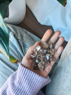 Venta online Cuarzo ahumado rolado en bolsita de a 100 gramos.