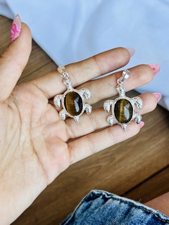 TORTUGUITAS CON OJO DE TIGRE Y BAÑO DE PLATA X2 U.