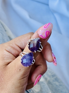 ANILLOS GOTA DE AMATISTA FACETADAS CON BAÑO DE PLATA X2 U. - comprar online