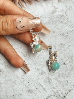 Dijes mini hadas con esfera de Amazonita, bañados en plata.