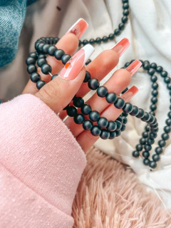Tira de bolitas engomadas negro mate de 8 mm de diámetro.  venta 