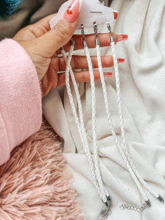Pack de cauchos blancos trenzados para pulsera, de 18 CM de largo.