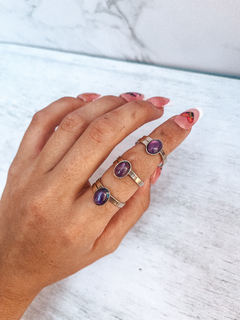 Anillos de alpaca con piedra natural Amatista.
