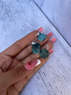 Dijes de Apatita azul con engarce de argolla tamaño chico. 