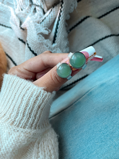 Anillos circulares regulables de acero quirúrgico, con cuarzo verde de 12 mm.
