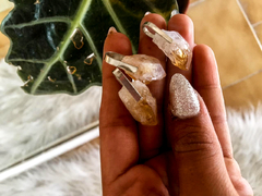 Dijes de citrino en bruto con engarce artesanal venta por mayor y menor piedras namaste