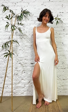 Vestido de modal con tajo