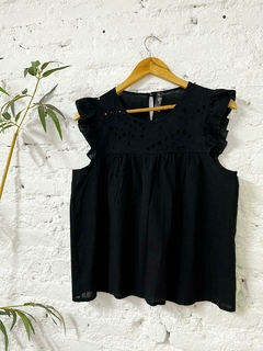 Musculosa con brodery en el pecho - comprar online
