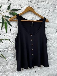 Imagen de Musculosa con botones