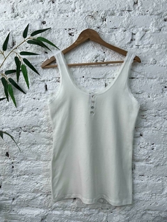 Musculosa con puntilla en internet