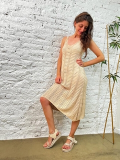 Vestido de hilo sedificado calado corto