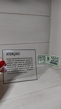 Adesivo Para-brisa Mercedes Atenção Freio de Estacionamento