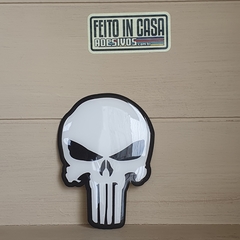 Adesivo Resinado Caveira Justiceiro Branco e Preto