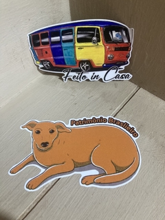 Adesivo Patrimônio Brasileiro Cachorro Caramelo - comprar online