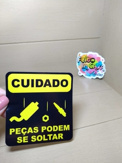 Adesivo Peças podem se soltar