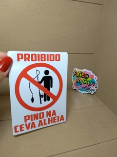 Adesivo Pesca Proibido Pino na Ceva