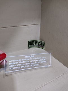 Adesivo Para-brisa Fiat Atenção A instalação incorreta de componentes eletrônicos