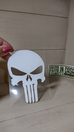 Adesivo Resinado Caveira Justiceiro Branca - comprar online