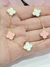 Imagen de Pulsera acero dorado treboles blanco y rosa