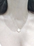 Imagen de Collar acero dorado trebol blanco