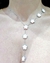 Collar corbatero acero flores blanco - tienda online