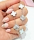 Pulsera acero trebol blanco y plateado en internet