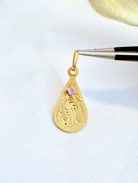Colgante oro gots virgen niña - comprar online