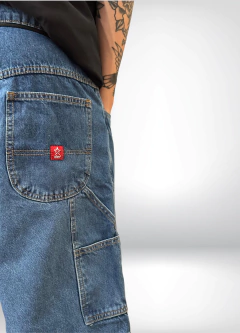 Imagem do jorts carpinteiro azul