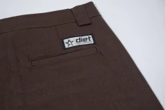 calça chinoflex marrom