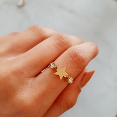 Anillo Estrella Strass Acero Dorado