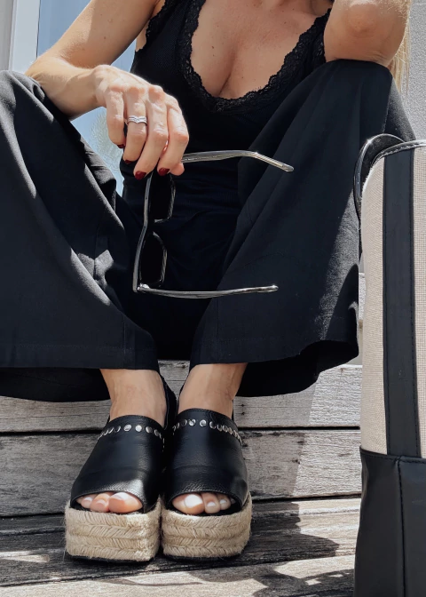 SANDALIA YUTE & TACHAS - comprar online