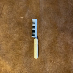 Peine con mango madera para cerda