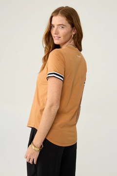 Remera Agata- Camel - comprar online