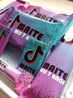Golosinas Personalizadas para 10 chicos "Tik Tok"