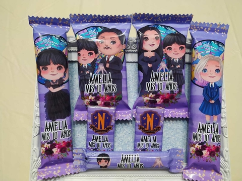 Golosinas Personalizadas para 10 chicos "Merlina niña"