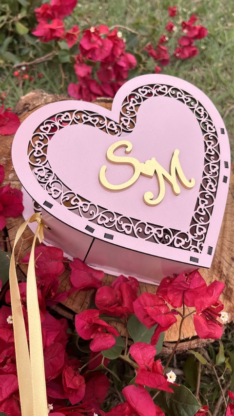 CESTA PARA FLORISTA CORAÇÃO