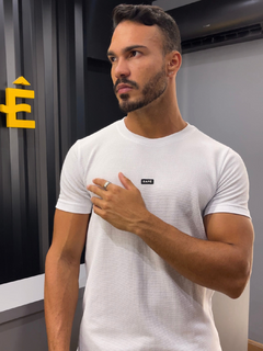 CAMISETA SAPÊ TEXTURIZADA - BRANCA - comprar online