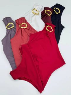 Body Fivela Cinza Geovana na internet