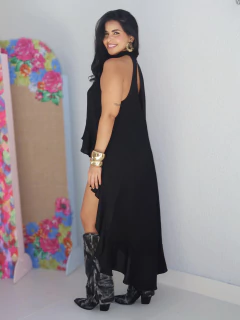 Macaquinho Babados Preto Luma na internet