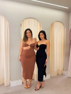 Vestido sem Alça Preto Mila na internet