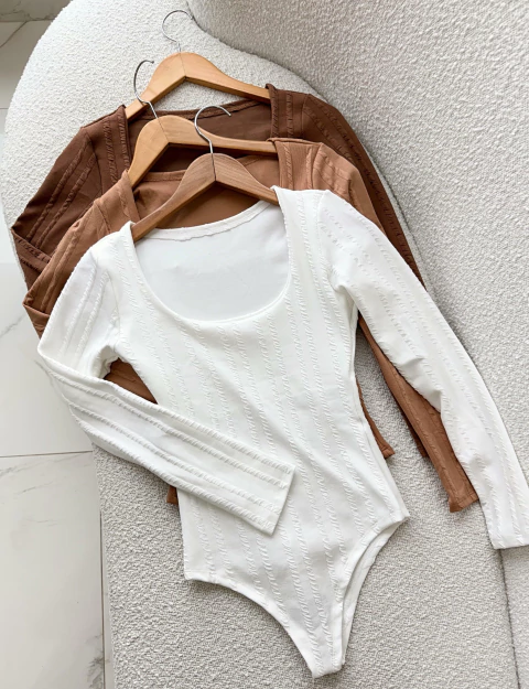 Body Off White Marília - comprar online