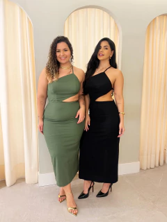 Vestido Mídi Preto Eloise na internet