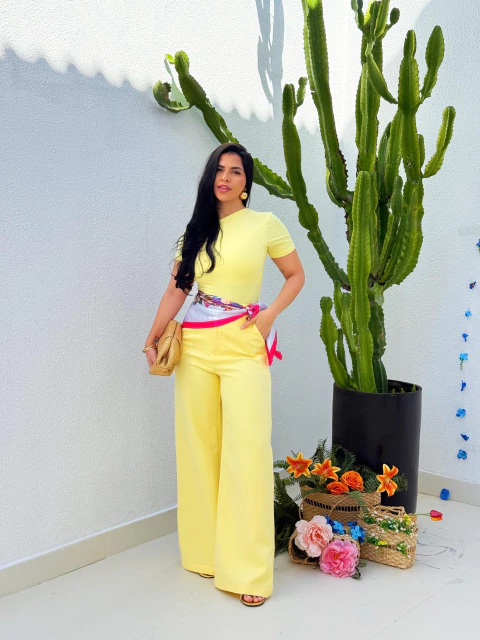 Body Assimétrico Amarelo Camila - comprar online