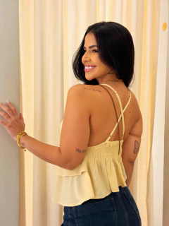 Blusa Decote Amarela Virgínia na internet