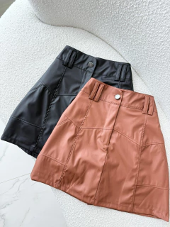 Shortsaia Marrom Isis na internet