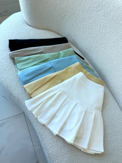 Shortsaia Plissado Off White Cléo na internet