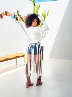 Blusa Franjas Branca Geisa na internet