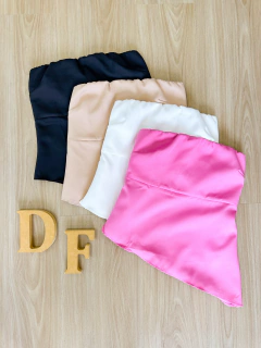 Imagem do Blusa Assimétrica Preta Cassia