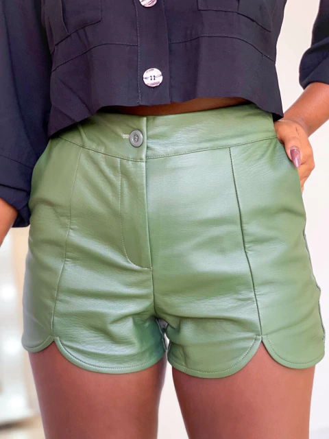 Short Couro Verde Recorte Rafa - comprar online